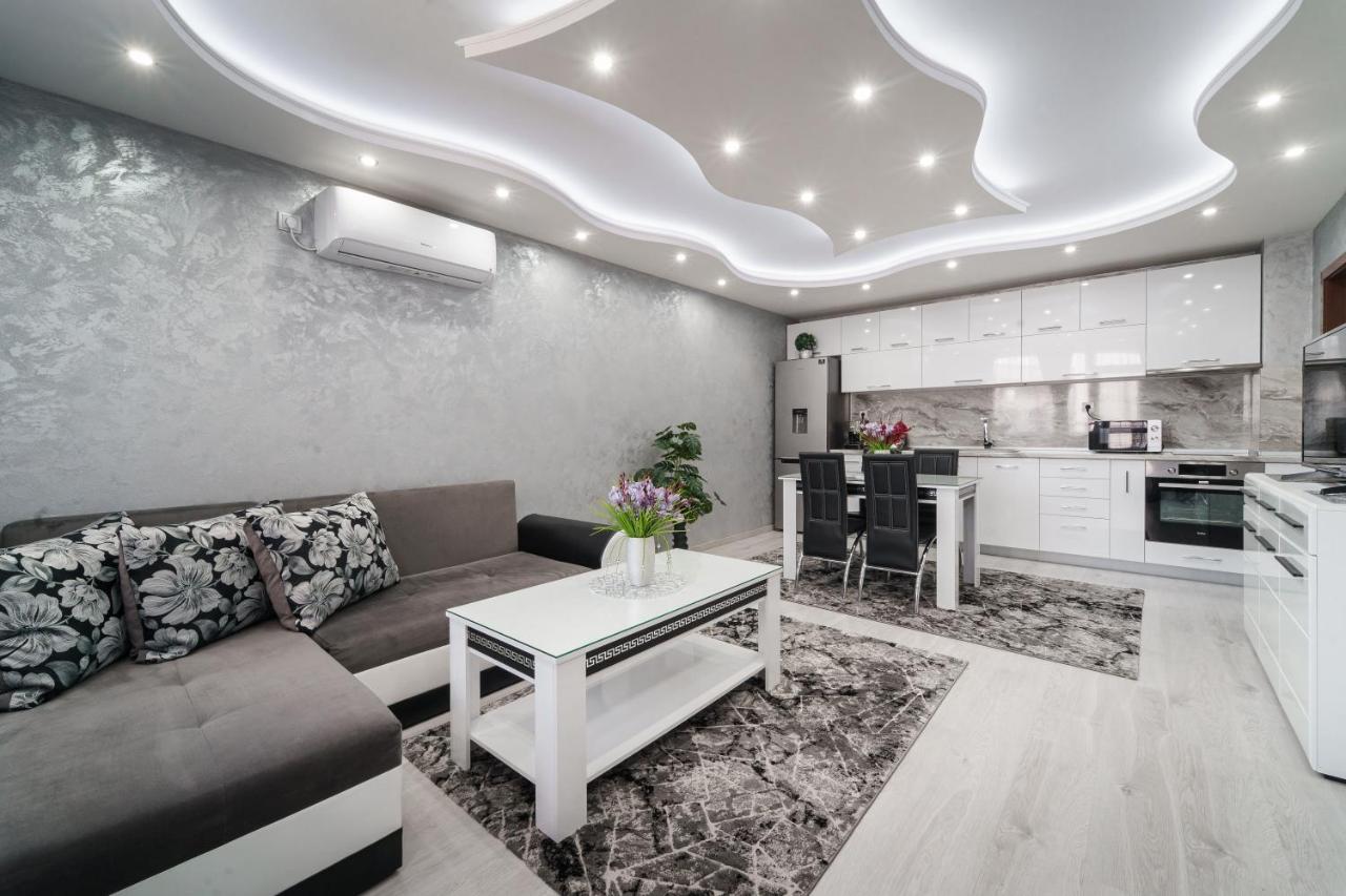 City Apartments - A Brand New Luxury & Comfy 2 Asenovgrad ภายนอก รูปภาพ