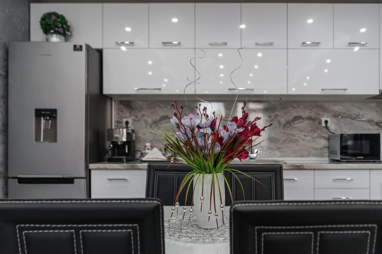 City Apartments - A Brand New Luxury & Comfy 2 Asenovgrad ภายนอก รูปภาพ