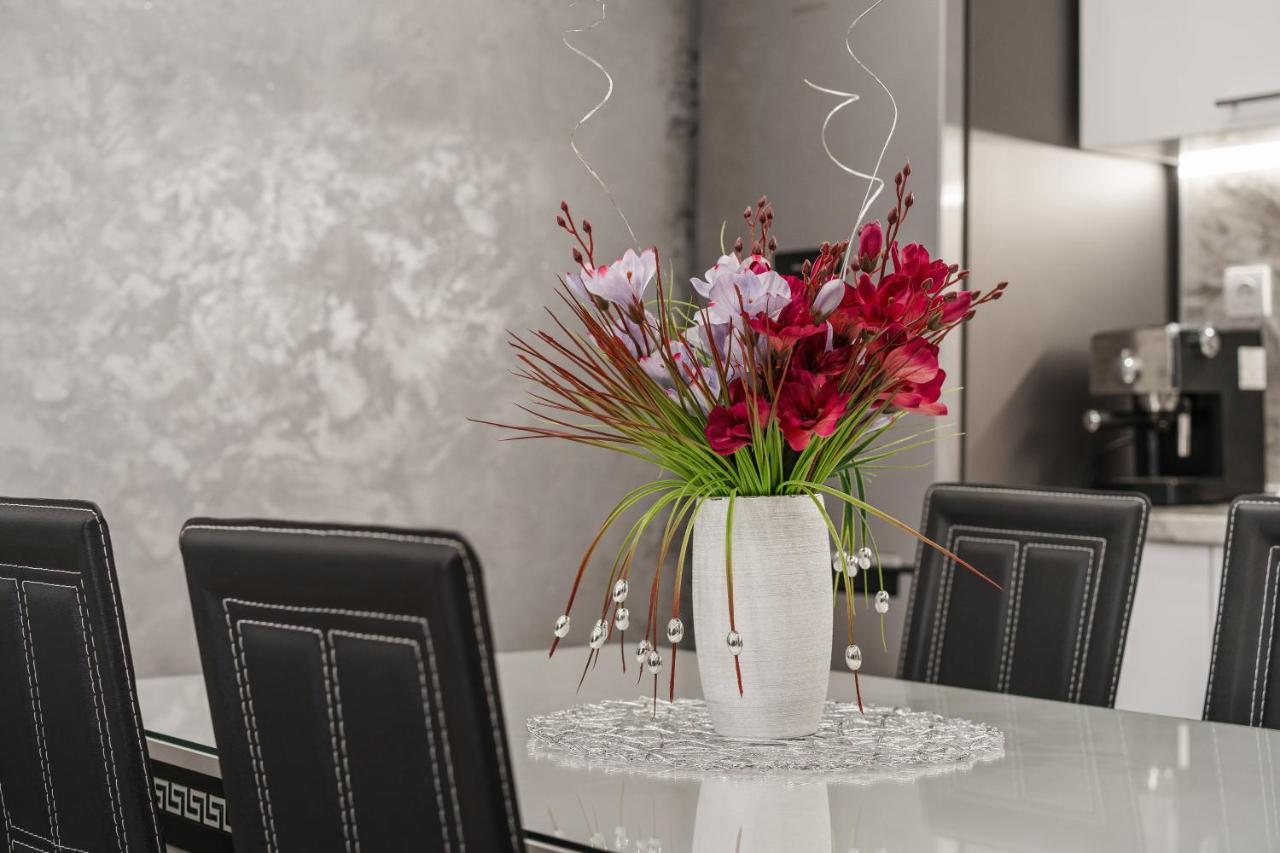 City Apartments - A Brand New Luxury & Comfy 2 Asenovgrad ภายนอก รูปภาพ